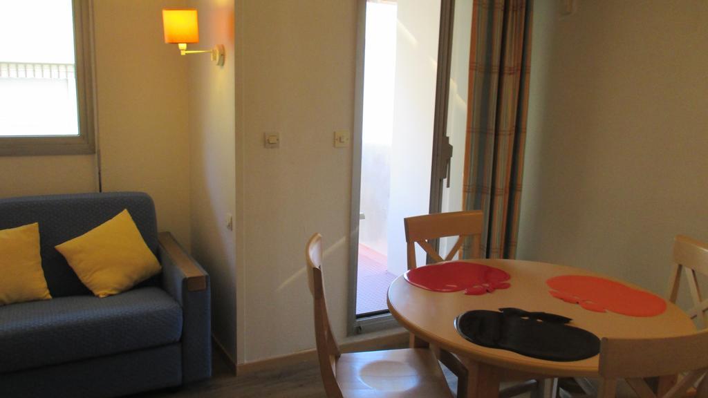 Promenade Des Bains Apartment Saint-Raphaël Oda fotoğraf